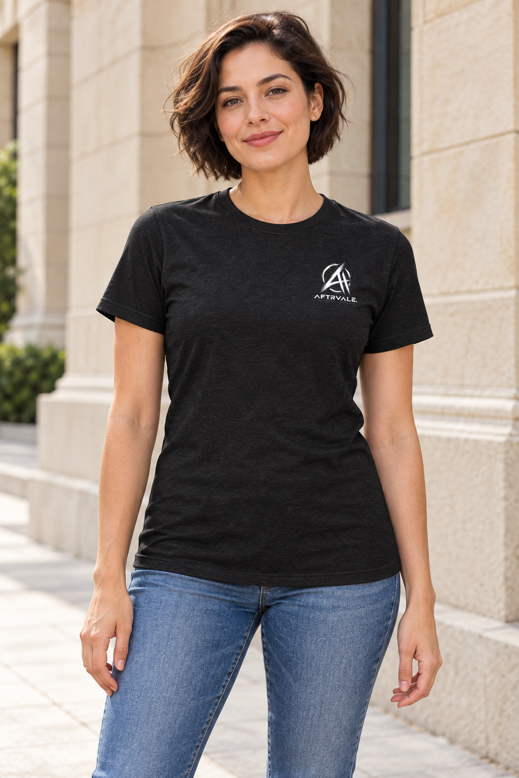 AFTRVALE Signatuur — Logo T-shirt op model